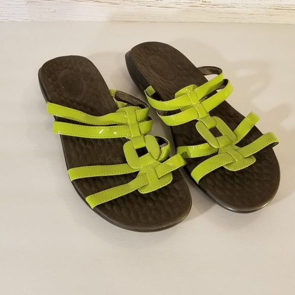 clarks comfy sandals